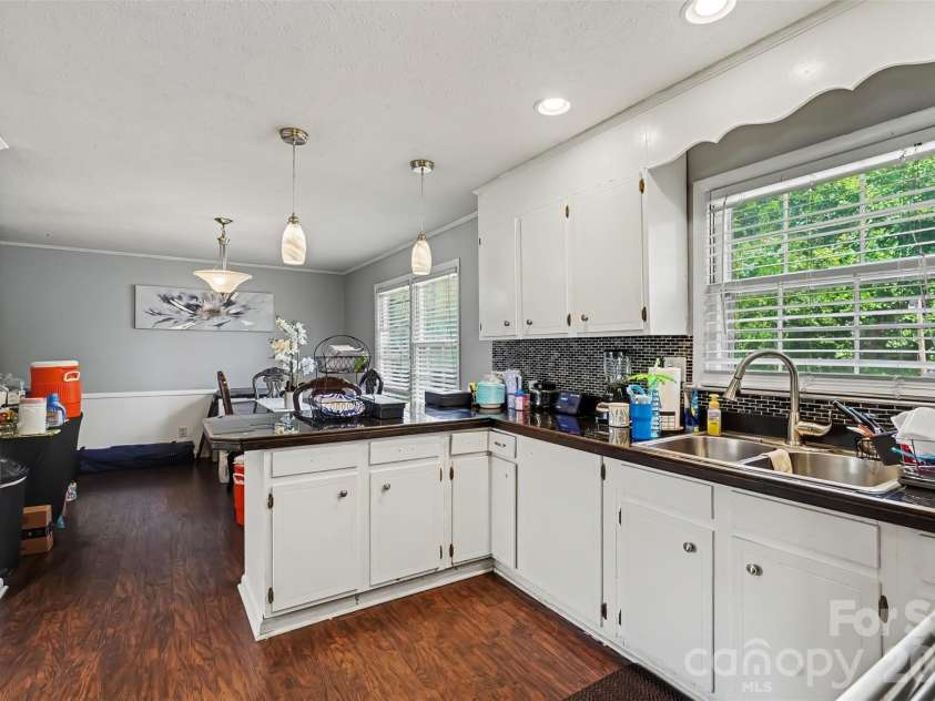 1220 Starlight Drive, Shelby, NC 28152.  MLS# CAR4401292, YatesRealty ID 36544. 
