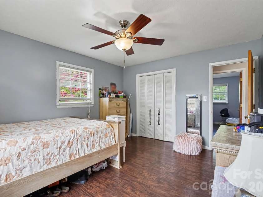 1220 Starlight Drive, Shelby, NC 28152.  MLS# CAR4401292, YatesRealty ID 36544. 