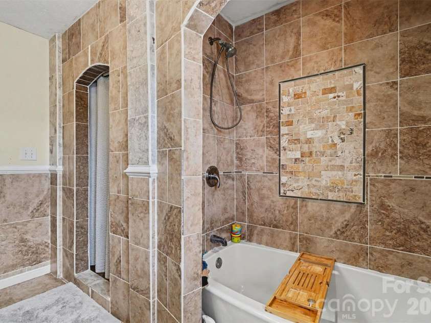 1220 Starlight Drive, Shelby, NC 28152.  MLS# CAR4401292, YatesRealty ID 36544. 