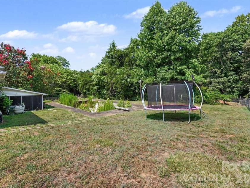1220 Starlight Drive, Shelby, NC 28152.  MLS# CAR4401292, YatesRealty ID 36544. 