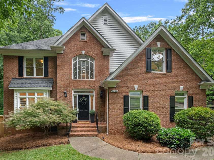5634 Camelot Drive, Charlotte, NC 28270.  MLS# CAR4389012, YatesRealty ID 36546. 