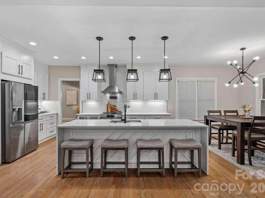 5634 Camelot Drive, Charlotte, NC 28270.  MLS# CAR4389012, YatesRealty ID 36546. 