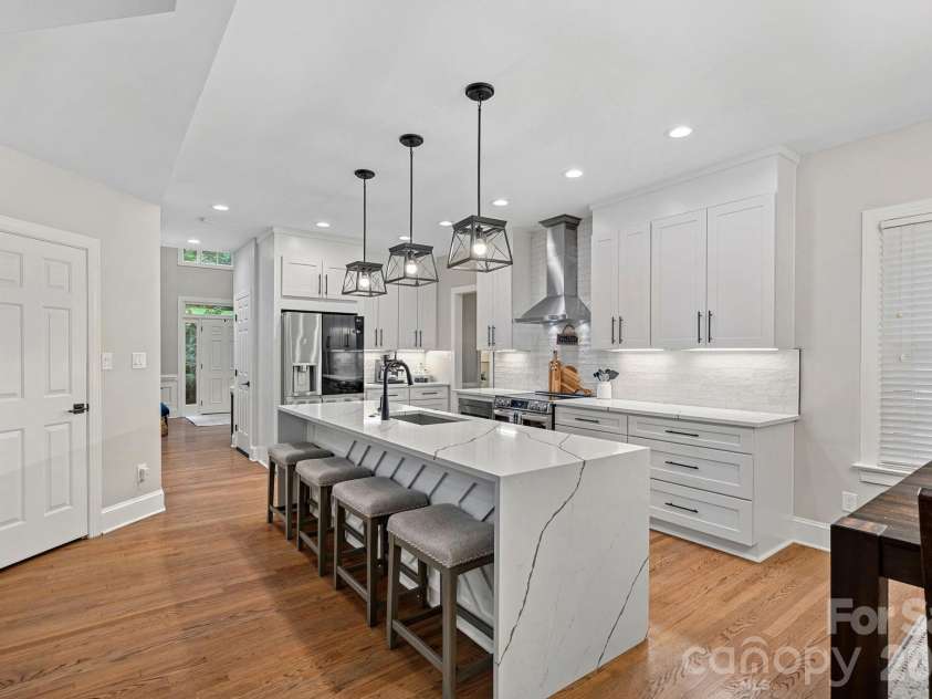 5634 Camelot Drive, Charlotte, NC 28270.  MLS# CAR4389012, YatesRealty ID 36546. 