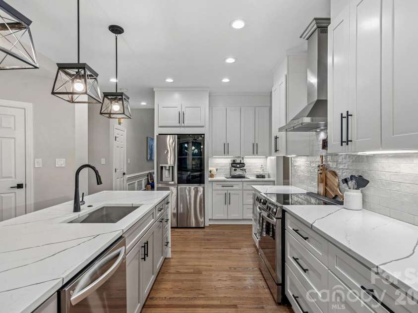 5634 Camelot Drive, Charlotte, NC 28270.  MLS# CAR4389012, YatesRealty ID 36546. 