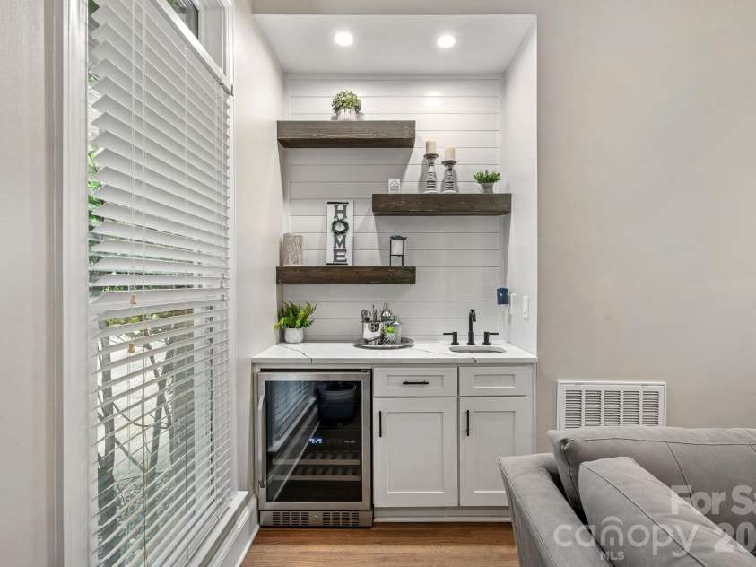 5634 Camelot Drive, Charlotte, NC 28270.  MLS# CAR4389012, YatesRealty ID 36546. 