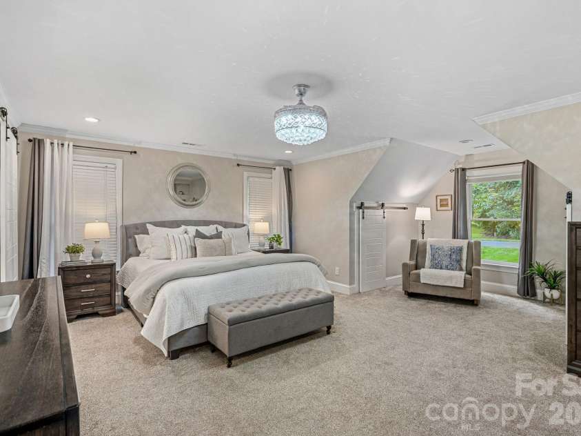 5634 Camelot Drive, Charlotte, NC 28270.  MLS# CAR4389012, YatesRealty ID 36546. 