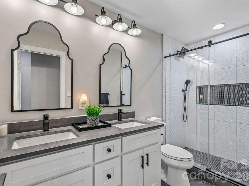 5634 Camelot Drive, Charlotte, NC 28270.  MLS# CAR4389012, YatesRealty ID 36546. 