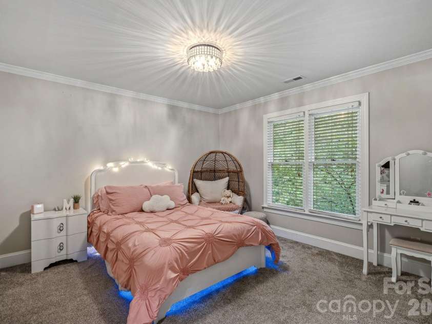 5634 Camelot Drive, Charlotte, NC 28270.  MLS# CAR4389012, YatesRealty ID 36546. 