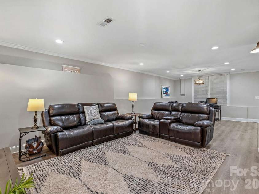 5634 Camelot Drive, Charlotte, NC 28270.  MLS# CAR4389012, YatesRealty ID 36546. 