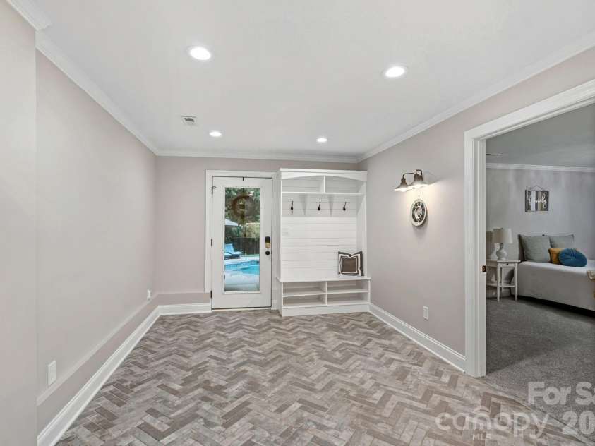 5634 Camelot Drive, Charlotte, NC 28270.  MLS# CAR4389012, YatesRealty ID 36546. 