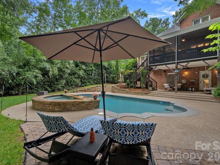5634 Camelot Drive, Charlotte, NC 28270.  MLS# CAR4389012, YatesRealty ID 36546. 