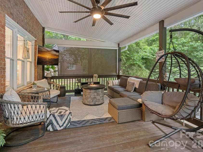 5634 Camelot Drive, Charlotte, NC 28270.  MLS# CAR4389012, YatesRealty ID 36546. 