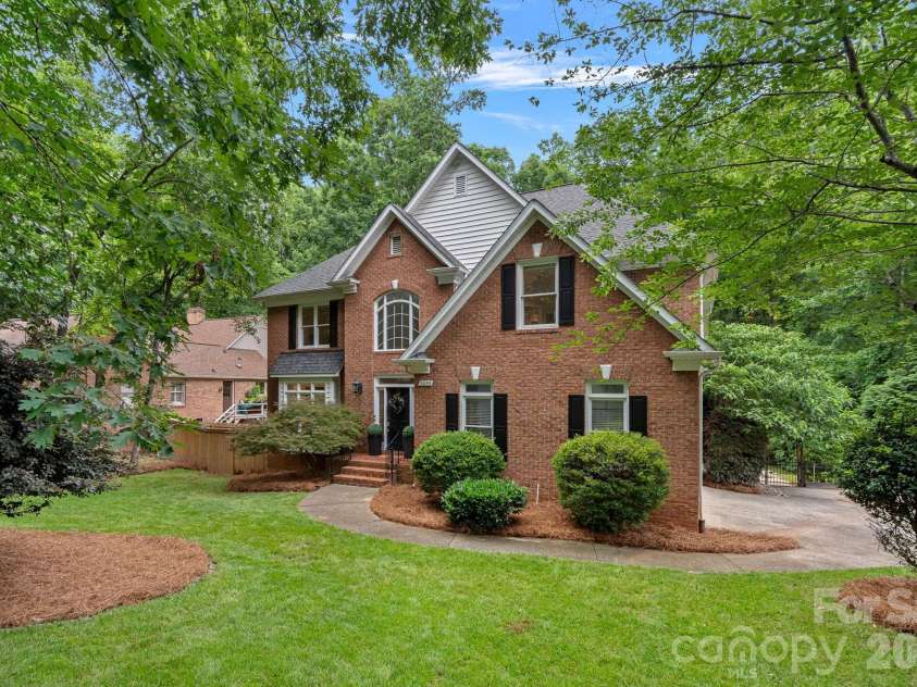 5634 Camelot Drive, Charlotte, NC 28270.  MLS# CAR4389012, YatesRealty ID 36546. 