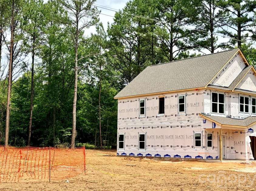 5105 Heron Lane, Concord, NC 28025.  MLS# CAR4400590, YatesRealty ID 36547. 