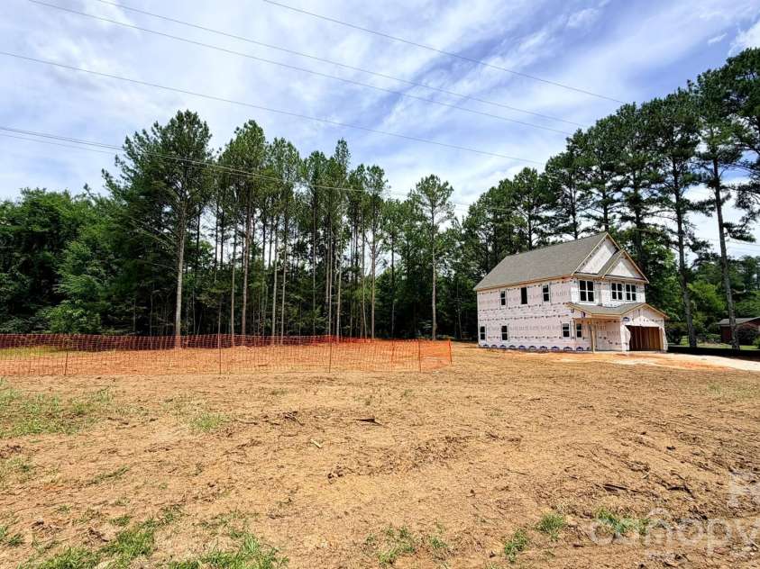 5105 Heron Lane, Concord, NC 28025.  MLS# CAR4400590, YatesRealty ID 36547. 