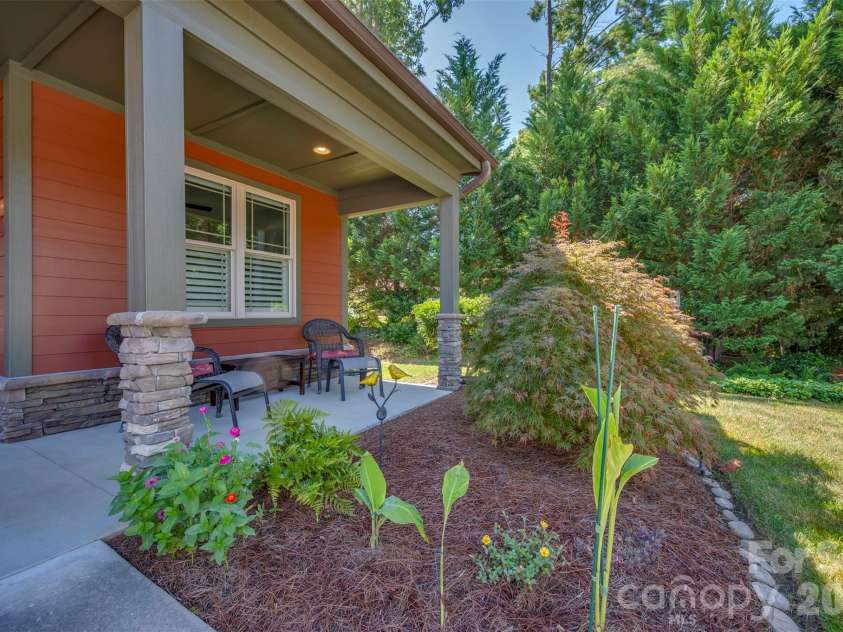 584 Summerfield Place, Flat Rock, NC 28731.  MLS# CAR4401680, YatesRealty ID 36549. 
