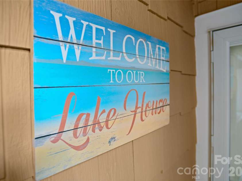 18525 Harborside Drive, Cornelius, NC 28031.  MLS# CAR4325069, YatesRealty ID 3655. 