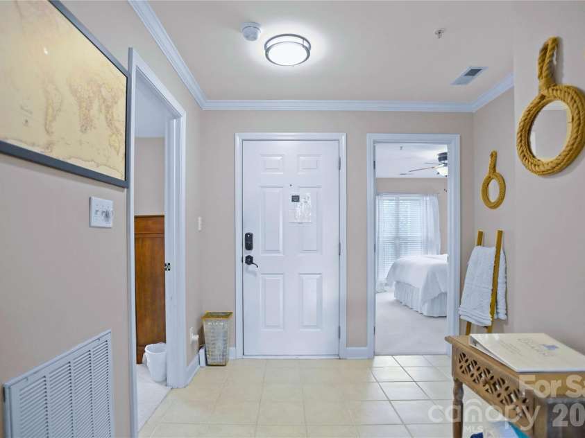 18525 Harborside Drive, Cornelius, NC 28031.  MLS# CAR4325069, YatesRealty ID 3655. 