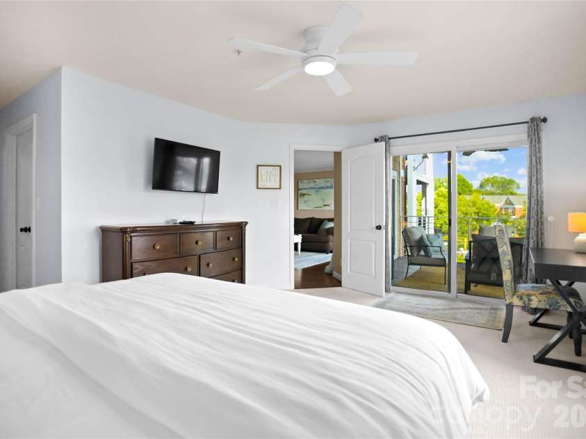 18525 Harborside Drive, Cornelius, NC 28031.  MLS# CAR4325069, YatesRealty ID 3655. 