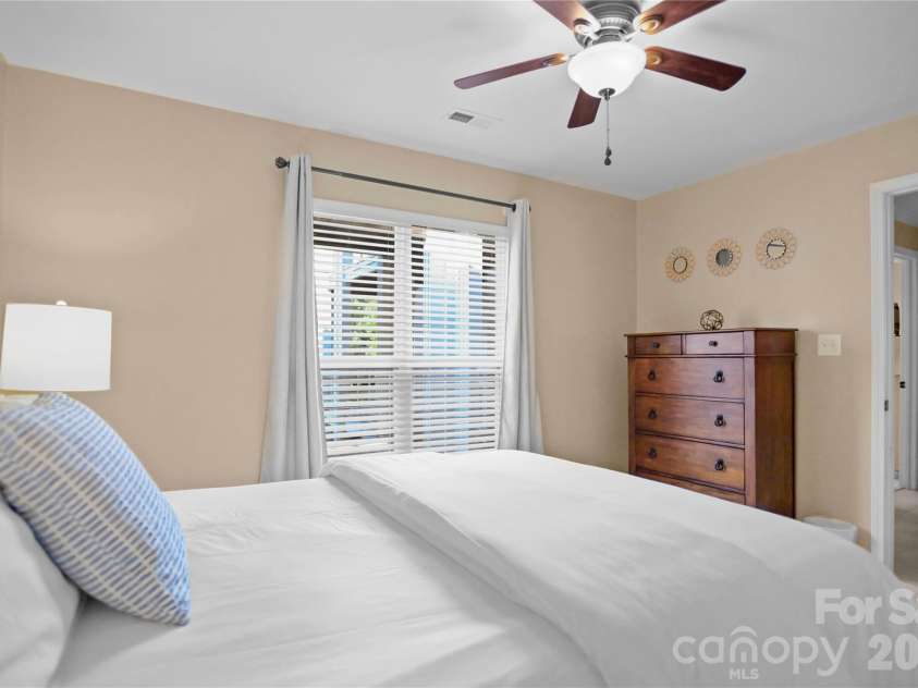 18525 Harborside Drive, Cornelius, NC 28031.  MLS# CAR4325069, YatesRealty ID 3655. 