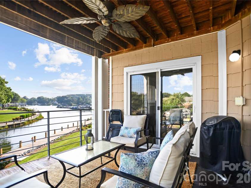 18525 Harborside Drive, Cornelius, NC 28031.  MLS# CAR4325069, YatesRealty ID 3655. 