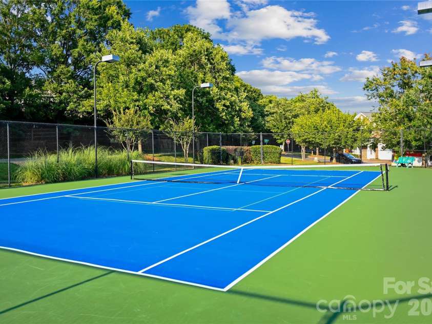 18525 Harborside Drive, Cornelius, NC 28031.  MLS# CAR4325069, YatesRealty ID 3655. 