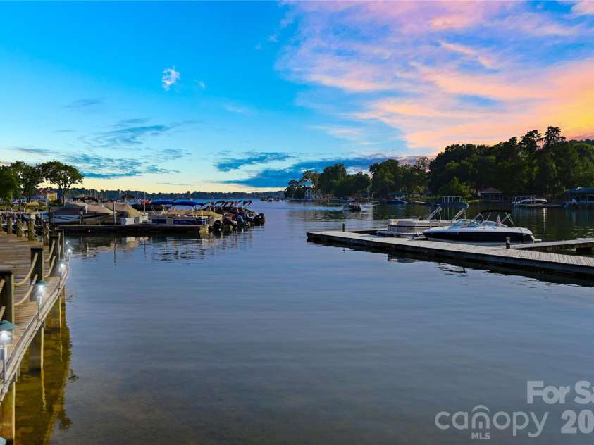 18525 Harborside Drive, Cornelius, NC 28031.  MLS# CAR4325069, YatesRealty ID 3655. 