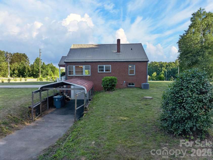 1532 Orchard Drive, Lenoir, NC 28645.  MLS# CAR4397630, YatesRealty ID 36550. 