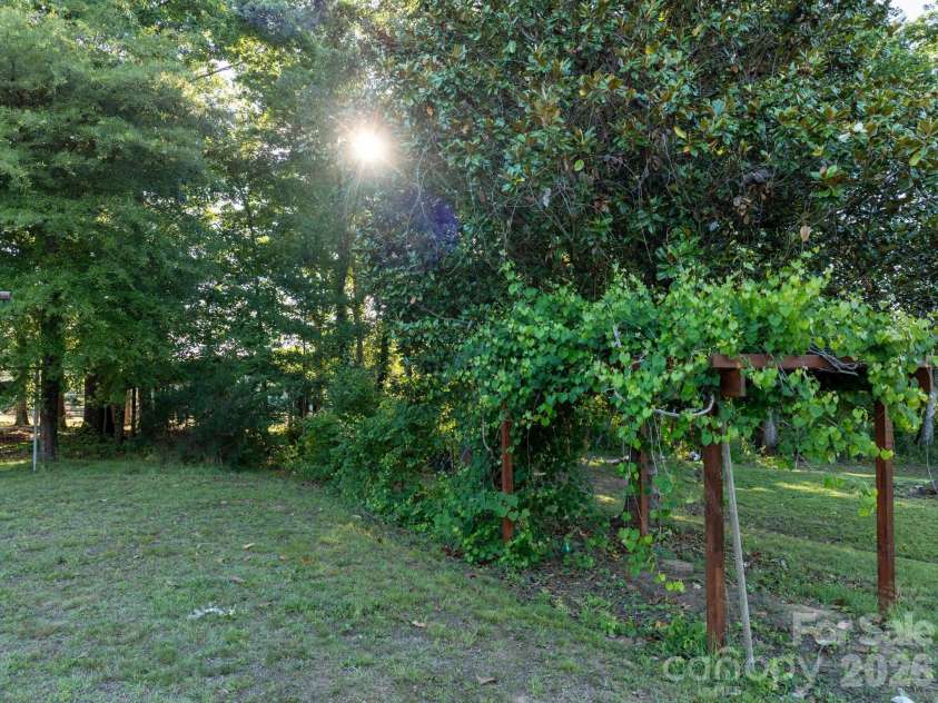 1532 Orchard Drive, Lenoir, NC 28645.  MLS# CAR4397630, YatesRealty ID 36550. 