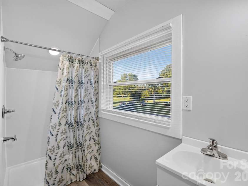 1532 Orchard Drive, Lenoir, NC 28645.  MLS# CAR4397630, YatesRealty ID 36550. Bonus Room Bath