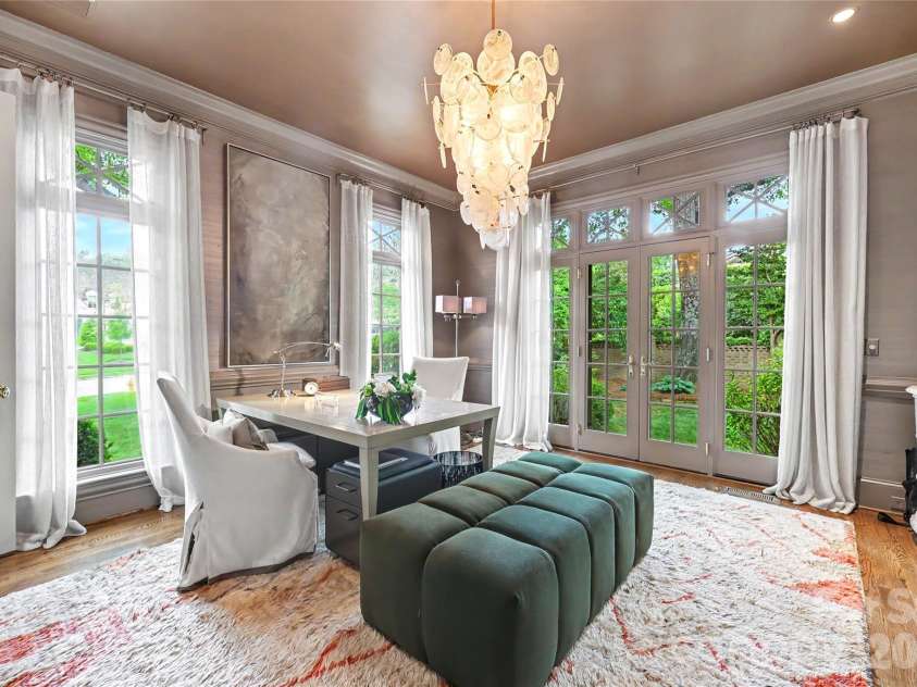 2301 Queens Road, Charlotte, NC 28207.  MLS# CAR4375058, YatesRealty ID 36552. 