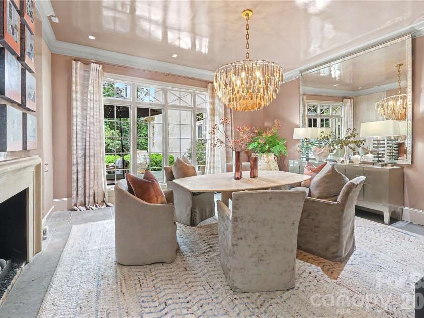 2301 Queens Road, Charlotte, NC 28207.  MLS# CAR4375058, YatesRealty ID 36552. 