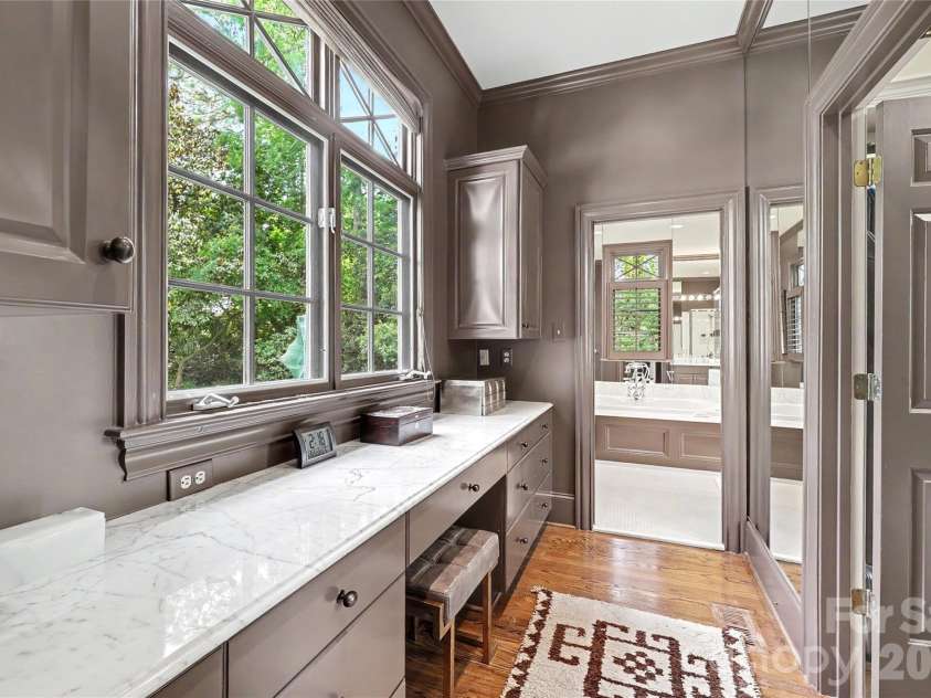 2301 Queens Road, Charlotte, NC 28207.  MLS# CAR4375058, YatesRealty ID 36552. 