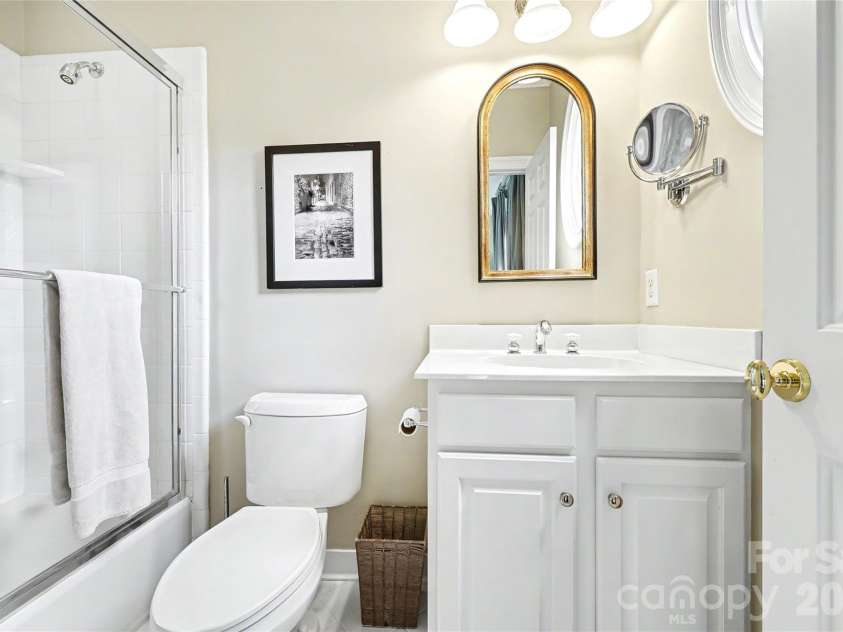 2301 Queens Road, Charlotte, NC 28207.  MLS# CAR4375058, YatesRealty ID 36552. 
