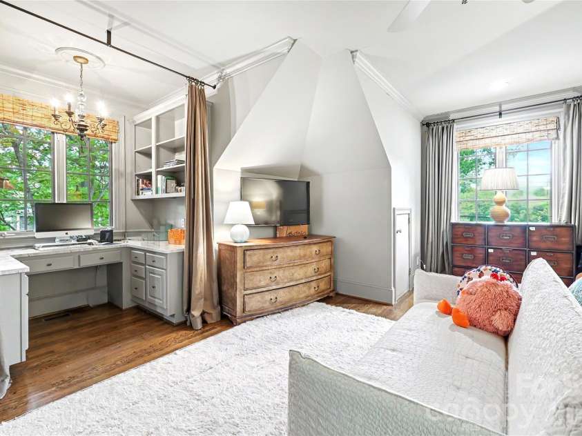 2301 Queens Road, Charlotte, NC 28207.  MLS# CAR4375058, YatesRealty ID 36552. 