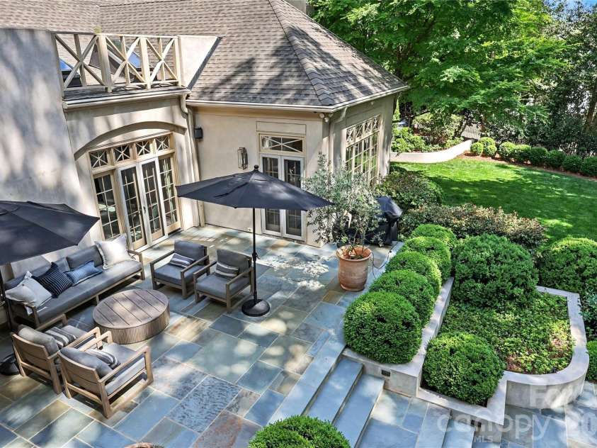 2301 Queens Road, Charlotte, NC 28207.  MLS# CAR4375058, YatesRealty ID 36552. 