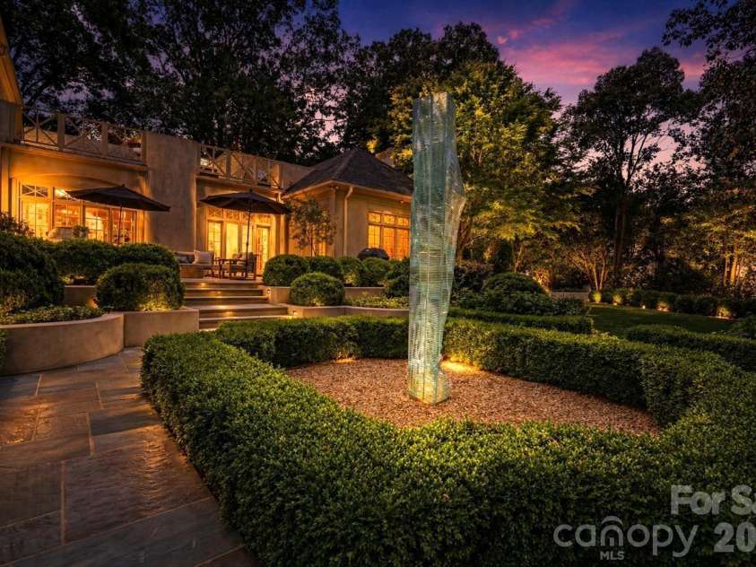 2301 Queens Road, Charlotte, NC 28207.  MLS# CAR4375058, YatesRealty ID 36552. 