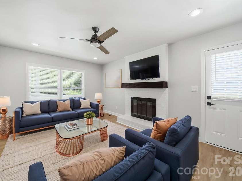 6319 Thermal Road, Charlotte, NC 28211.  MLS# CAR4399665, YatesRealty ID 36553. Den - Virtually Staged
