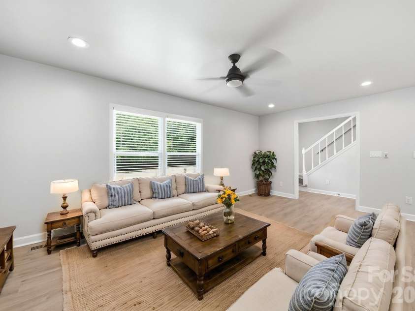 6319 Thermal Road, Charlotte, NC 28211.  MLS# CAR4399665, YatesRealty ID 36553. Great Room - Virtually Staged
