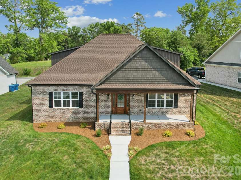 144 Reserve Drive, Mocksville, NC 27028.  MLS# CAR4400782, YatesRealty ID 36554. 