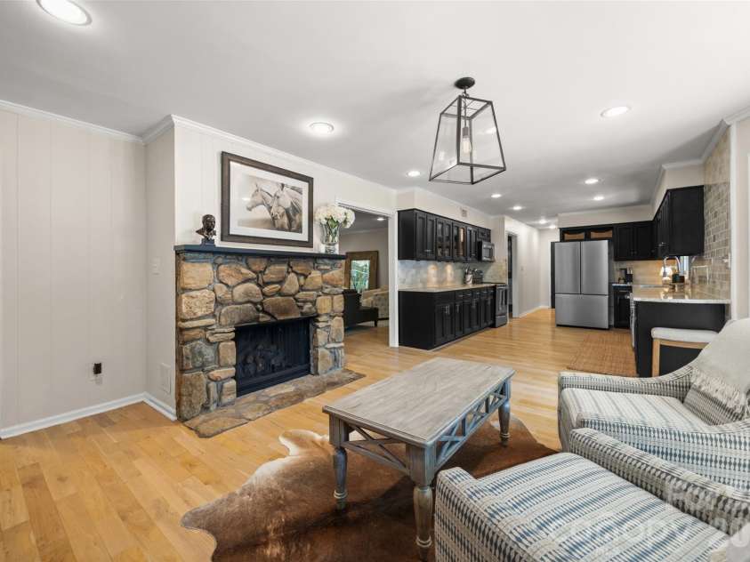2 Pine Point Road, Lake Wylie, SC 29710.  MLS# CAR4402010, YatesRealty ID 36555. 