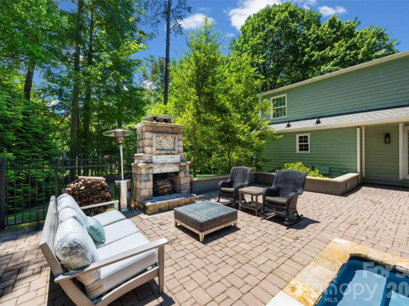 2 Pine Point Road, Lake Wylie, SC 29710.  MLS# CAR4402010, YatesRealty ID 36555. 