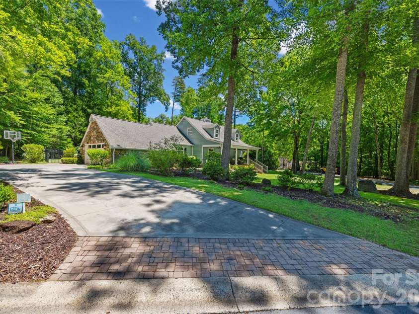2 Pine Point Road, Lake Wylie, SC 29710.  MLS# CAR4402010, YatesRealty ID 36555. 