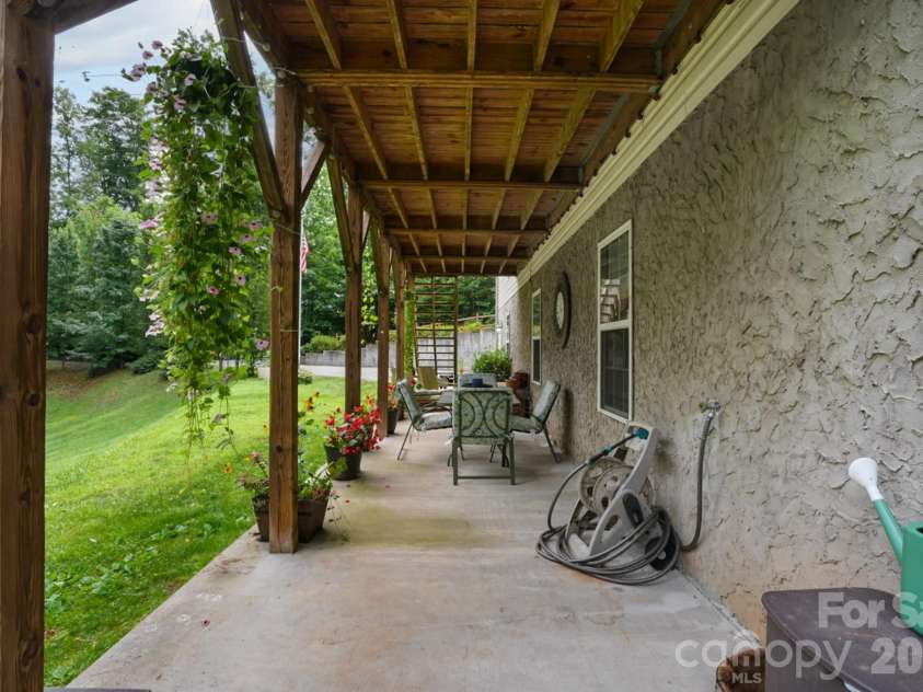 90 King Road, Weaverville, NC 28787.  MLS# CAR4397752, YatesRealty ID 36556. 