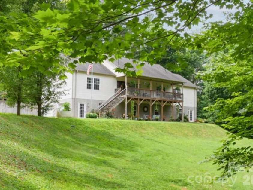 90 King Road, Weaverville, NC 28787.  MLS# CAR4397752, YatesRealty ID 36556. 