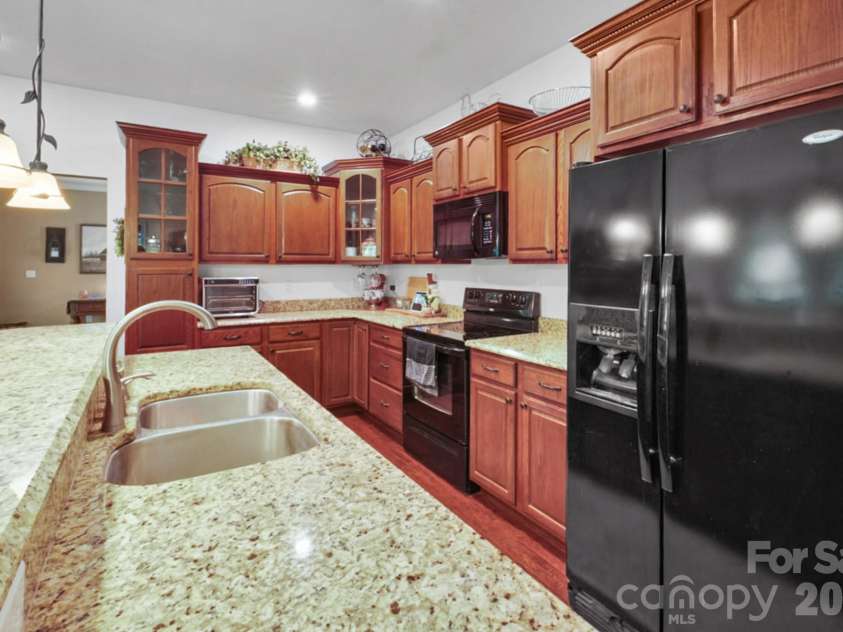 90 King Road, Weaverville, NC 28787.  MLS# CAR4397752, YatesRealty ID 36556. Main Kitchen