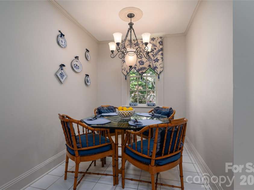 805 Aspen Street, Lincolnton, NC 28092.  MLS# CAR4395032, YatesRealty ID 36558. Breakfast Room