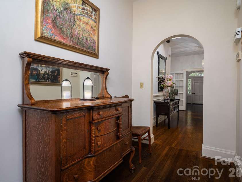 805 Aspen Street, Lincolnton, NC 28092.  MLS# CAR4395032, YatesRealty ID 36558. Hallway main floor