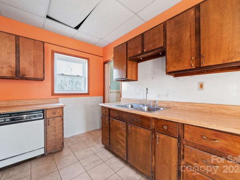1851 Pleasant Hill Liberty Road, Liberty, NC 27298.  MLS# CAR4206444, YatesRealty ID 3656. 