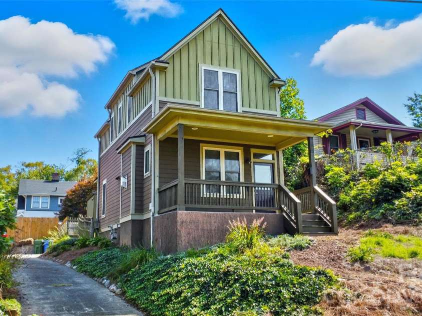 26 Mount Clare Avenue, Asheville, NC 28801.  MLS# CAR4293634, YatesRealty ID 3656. Large front porch and onsite parking!